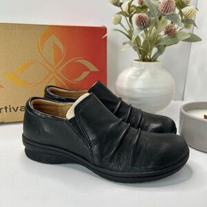 Comfortiva Florian Slip On Leather Clog Round Toe Black CT0019001 Women 6.5M NWB